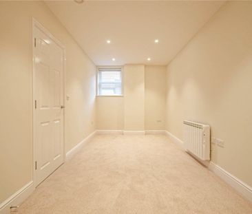 Well Presented 2 bedroom apartment situated in the heart of Ely wit... - Photo 5