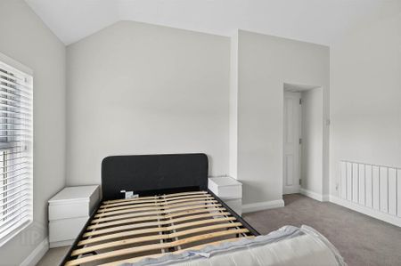 Apt 2, 56 Myrtlefield Park, Belfast, BT9 6NF - Photo 5