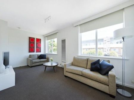 DESIGNER LIFESTYLE - Photo 2