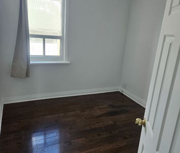 For Lease - 32 Belgravia Avenue, Toronto, Ontario - Photo 2