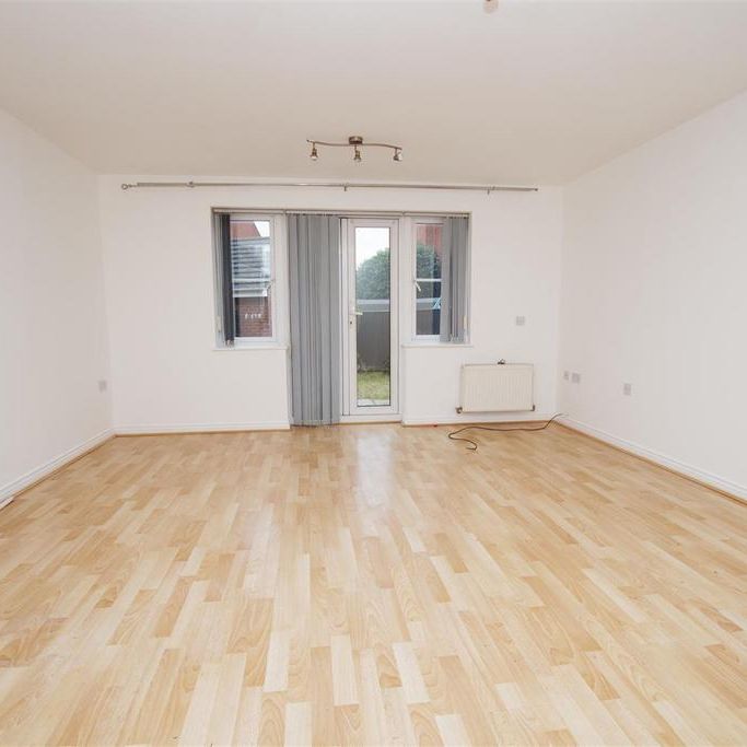 3 bedroom end of terrace house to rent - Photo 1