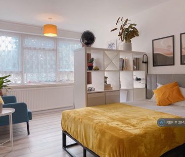 1 bedroom in a house share to rent - Photo 3