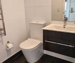 Stylish 1BR Apt Manukau, Power Water Carpark incl - Photo 6