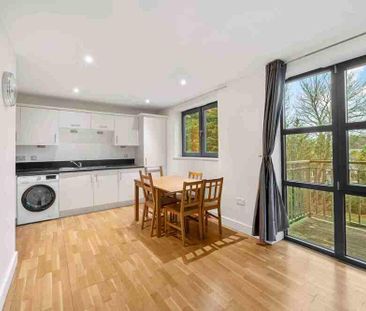 2 bedroom flat to rent - Photo 5