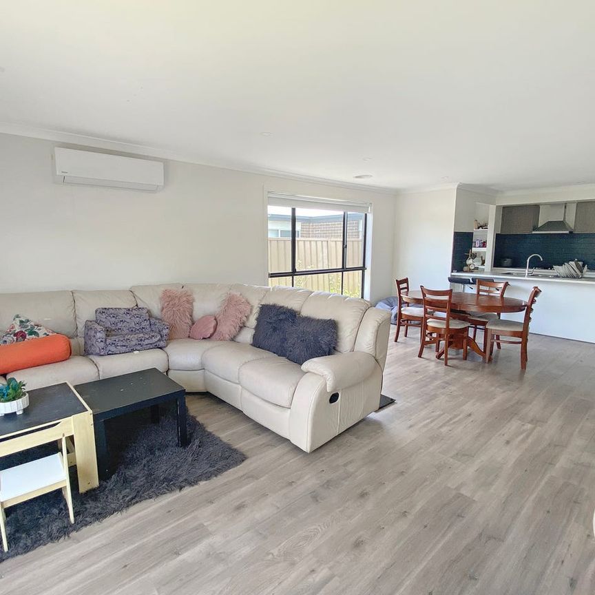 MODERN 4 BEDROOM HOME - Photo 1