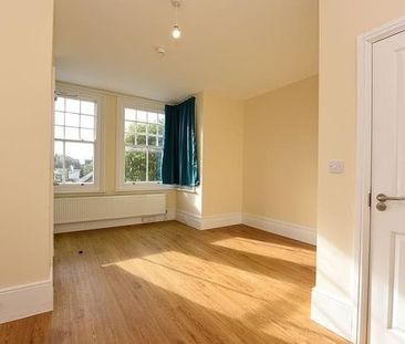 8 bedroom detached house to rent - Photo 2