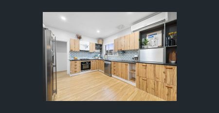 Beautifully Renovated Family Home in Magill - Photo 2