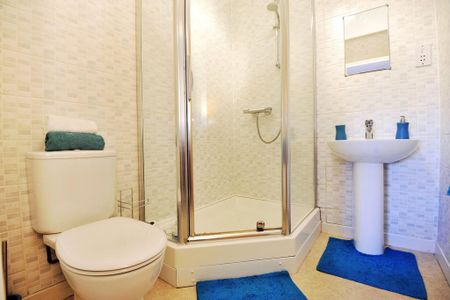 2 bedroom flat to rent - Photo 5