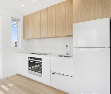 Modern Ground Floor Unit In The Heart Of Cronulla - Photo 3