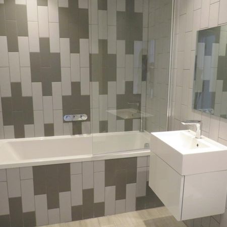 Russell Mews - Photo 3