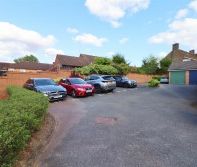 Arundel Drive, Borehamwood - Photo 2