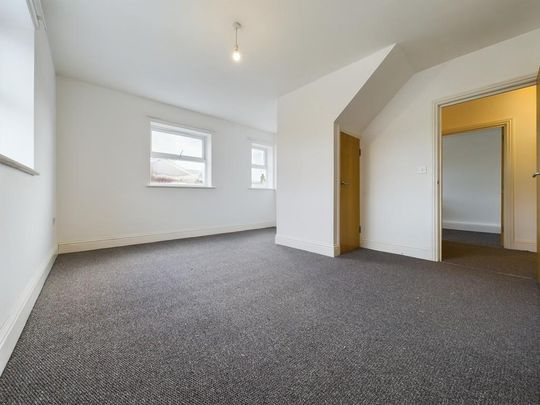 2 bedroom maisonette to rent - Photo 1