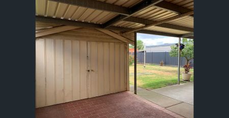 Spacious Family Home - Photo 4