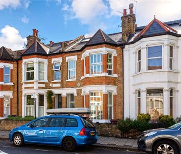 A delightful four bedroom house ideally located off Chiswick High Road - Photo 3