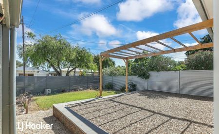 Well-Maintained 3-Bedroom Family Home - Photo 4