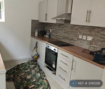 3 bedroom detached house to rent - Photo 2