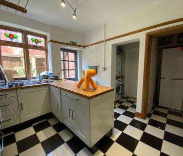 1 bedroom in a house share to rent - Photo 6