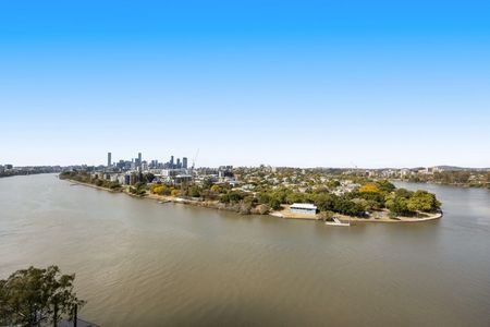 PANORAMIC RIVER AND CITY VIEWS PENTHOUSE - Photo 3