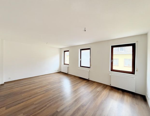 GROßZÜGIGE MASIONETTE WOHNUNG IN KREFELDER INNENSTADT ZU MIETEN! - Photo 1