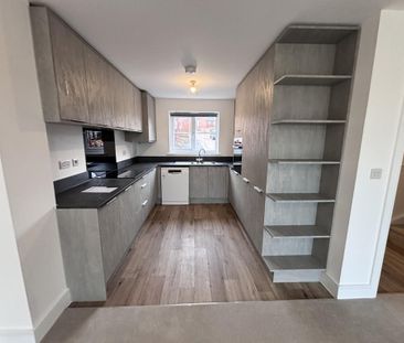 4 bedroom semi-detached house to rent - Photo 1