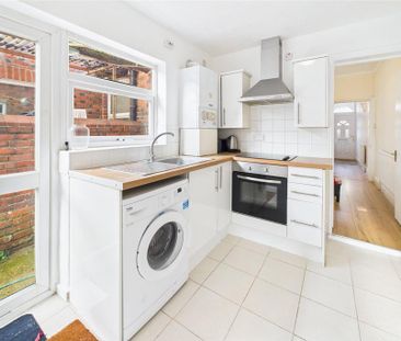 3 bedroom terraced house to rent - Photo 2