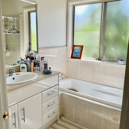 5-bedroom shared house, George Fuller Dr - Photo 3