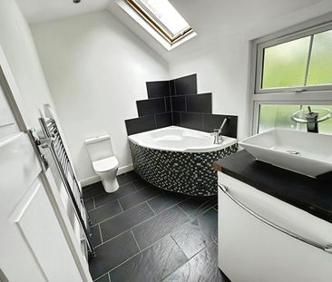 Alexandra Road, Addlestone, Surrey, KT15 2PQ - Photo 4