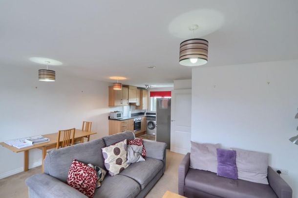 2 bedroom flat to rent - Photo 1
