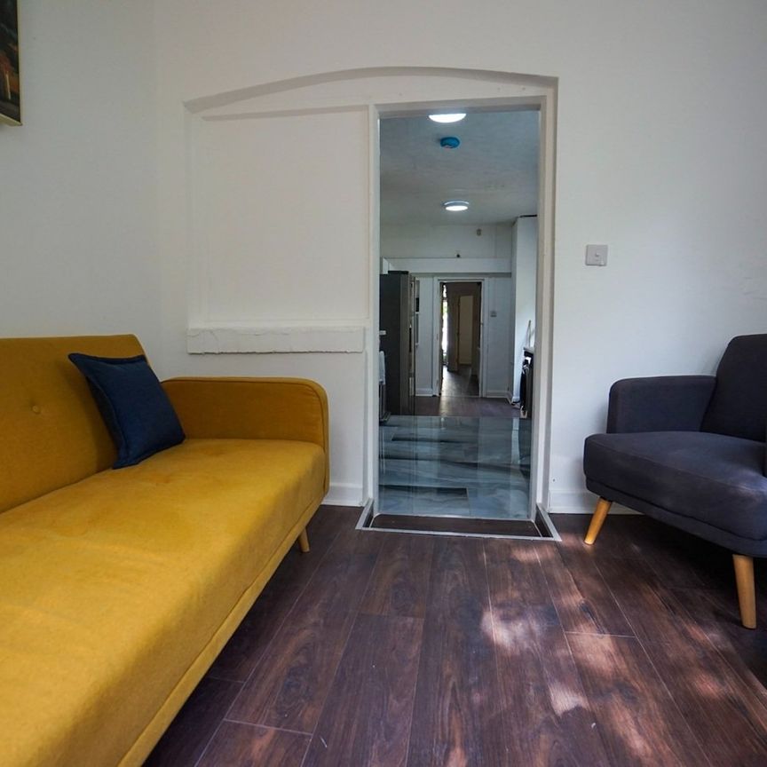 7 Bed Terraced House, Church Road, B24 - Photo 1