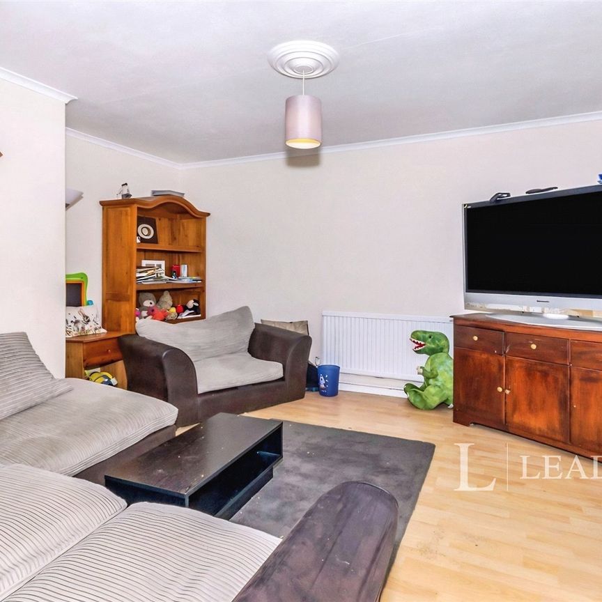 3 bedroom house to rent Selwyn Road, Stamford, PE9 - Photo 1