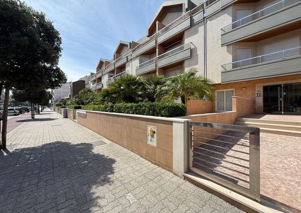 T2 na 1º linha da Praia da Barra com terraço vista mar!