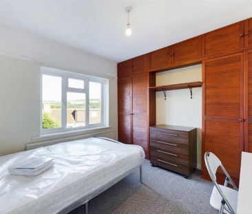 Bevendean Crescent, Brighton - Photo 4