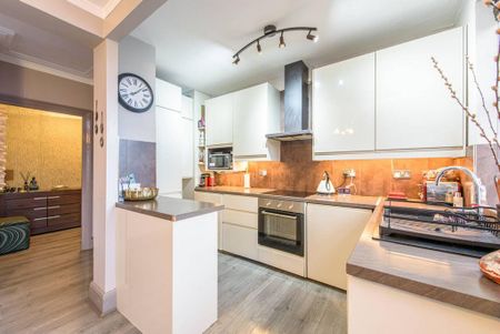 3 bedroom flat to rent - Photo 3