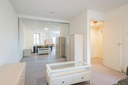 Studio to rent - Photo 2