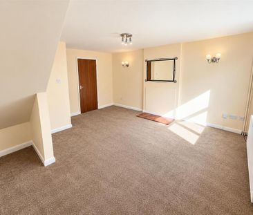 2 bedroom end of terrace house to rent - Photo 1