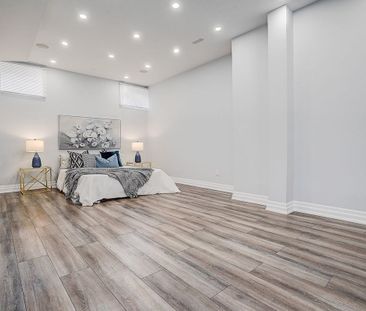 For Lease - 6 Ken Sinclair Crescent, Aurora, Ontario - Photo 4