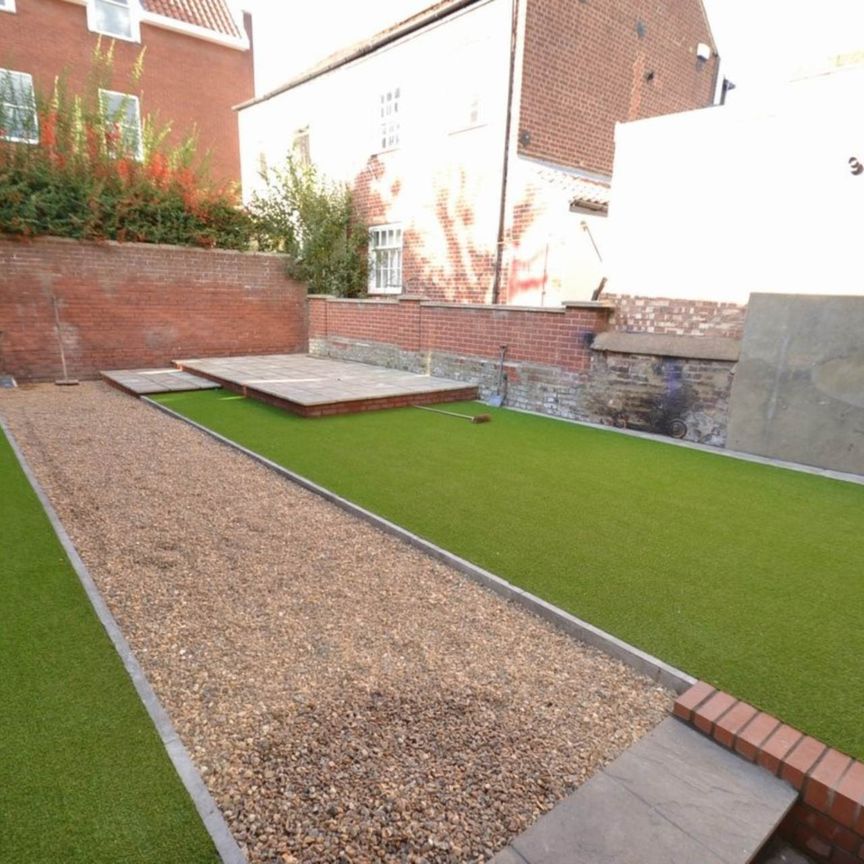 Cathedral Street, Norfolk - Photo 1