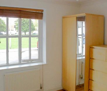 The Green, Histon - Photo 2