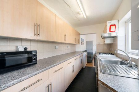 5 bedroom property to rent - Photo 4