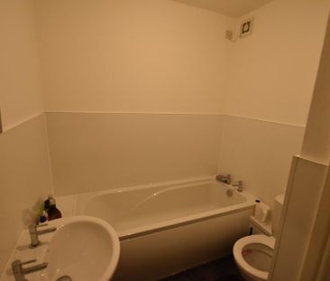 1 bedroom flat to rent - Photo 6