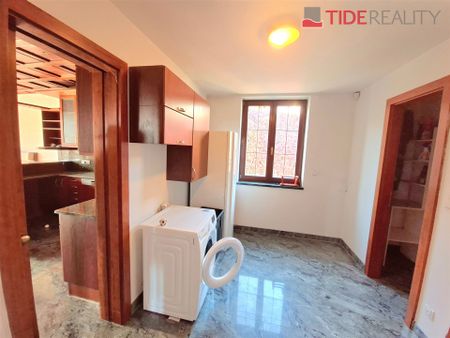 Apartment for rent, 5+kk - 4 bedrooms, 226m - Photo 4