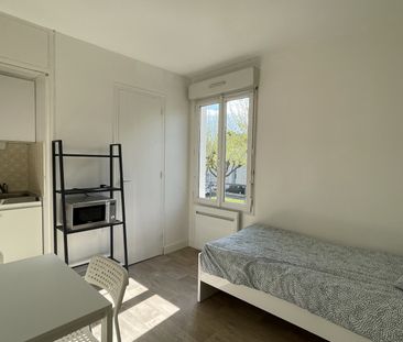 Location Appartement 1 pièce 11m² LA ROCHE SUR YON 85000 - Photo 1