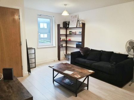 2 bedroom end of terrace house to rent - Photo 3