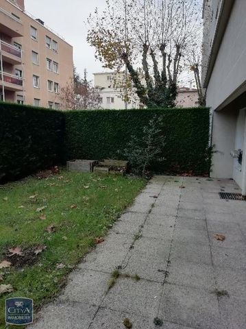 Location Appartement 2 pièces 48m² LYON 8ème - Photo 5