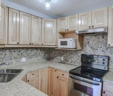 Great space right in mission! | 2417 2 Street Southwest, Calgary - Photo 1