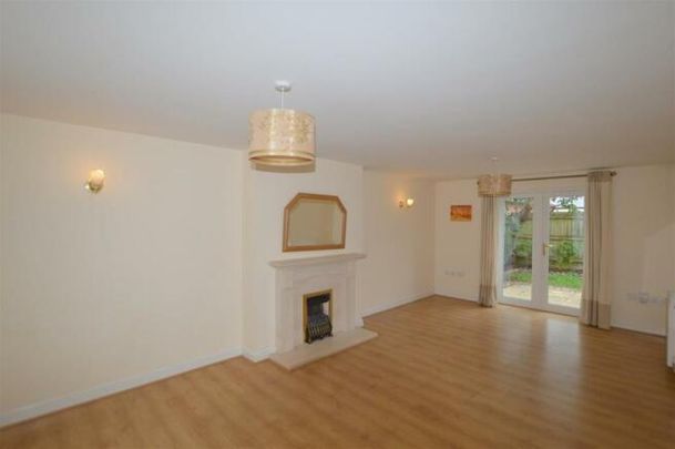 4 bedroom semi-detached house to rent - Photo 1