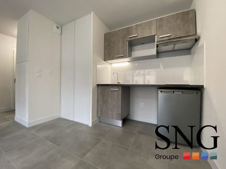 T2 AVEC BALCON ET PARKINGS - Photo 4