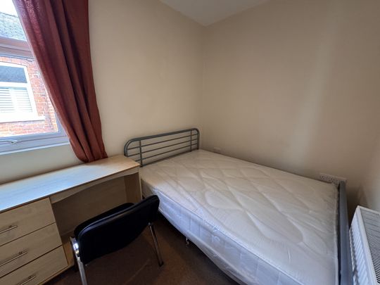 East Parade, Heworth - P10459 - Photo 1