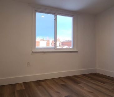 For Lease - 139 Harvie Avenue, Toronto, Ontario - Photo 4