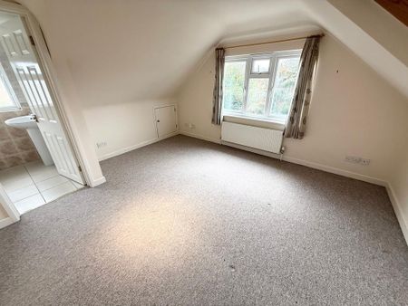 2 bedroom semi-detached bungalow to rent - Photo 3